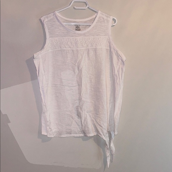 Chic White Sleeveless Tank Top - Picture 1 of 5